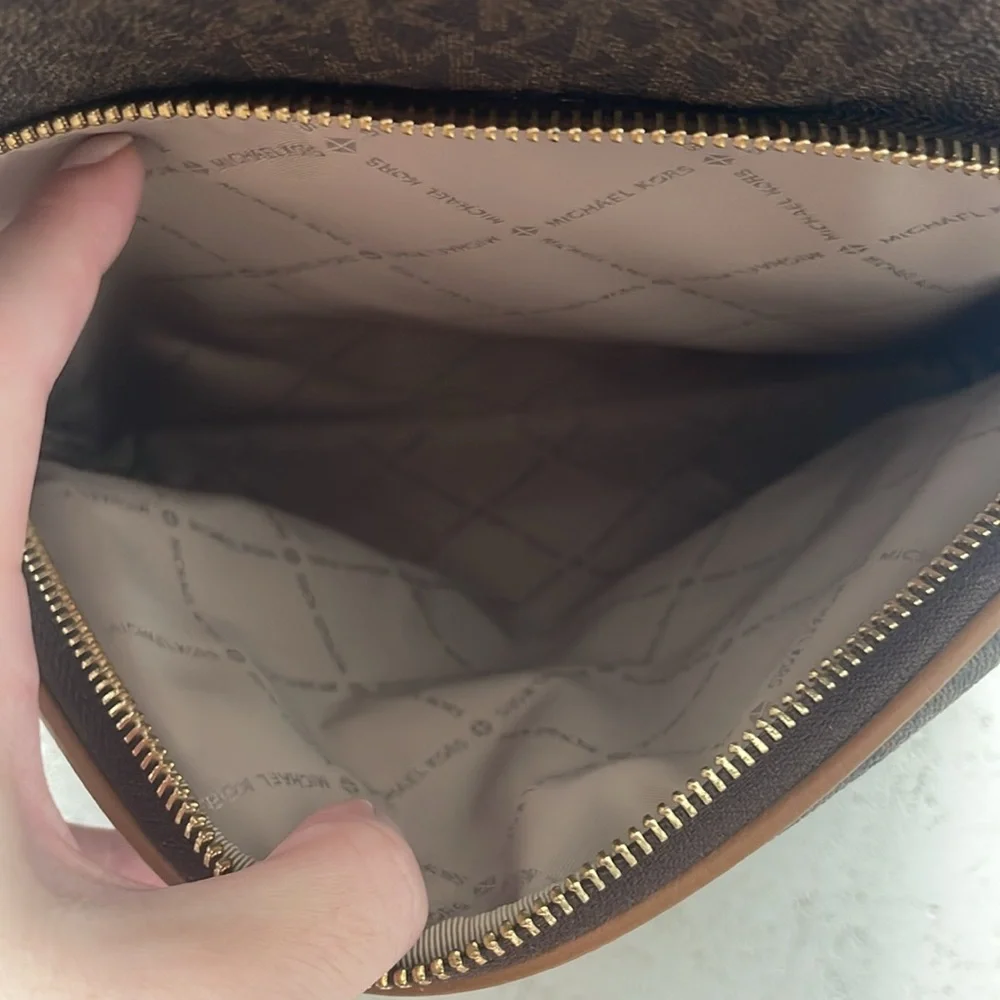 Michael Kors Large Abbey Backpack - Picture 7 of 11